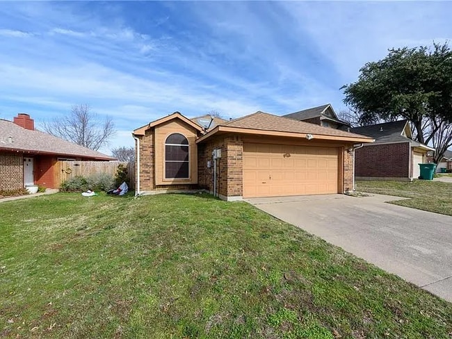 Building Photo - 911 Plantation Dr