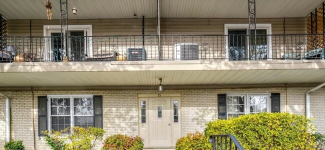 Photo - 2 Center Rd Apartment