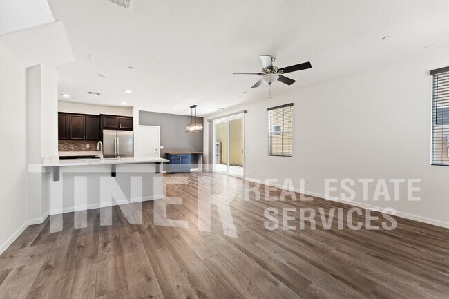 Foto del edificio - 3027 Club Center Dr