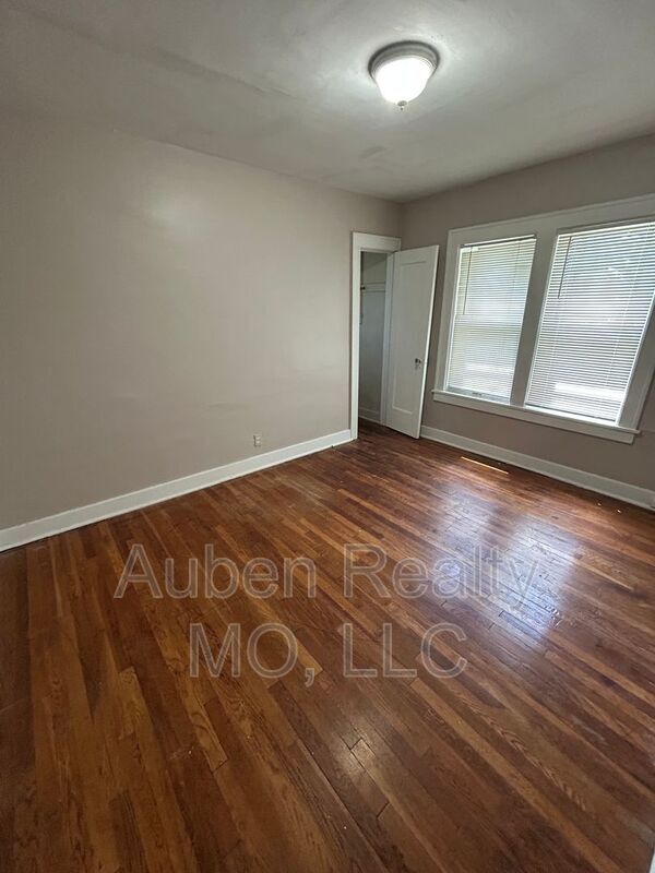 Building Photo - 5328 Rockhill Rd