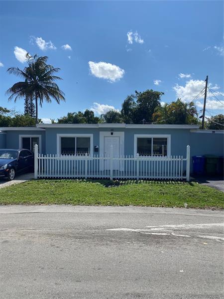 Foto del edificio - 300 NW 16th St