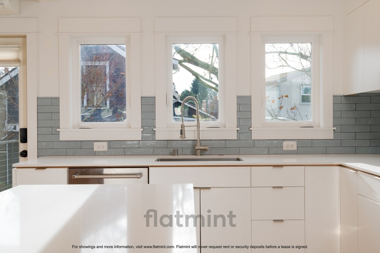 Foto principal - 2315 N 56th St