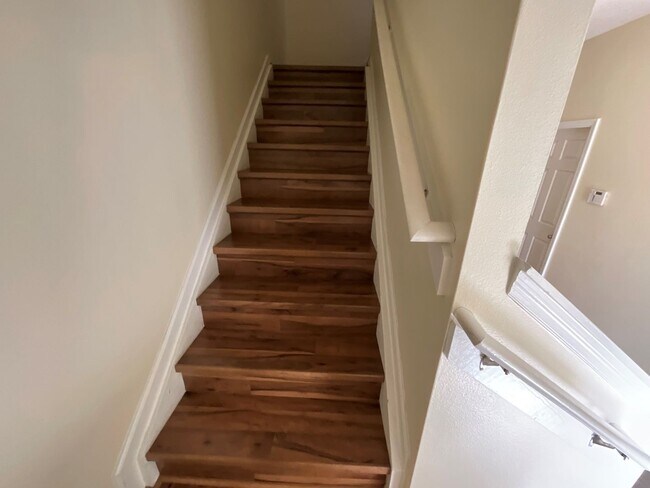 Foto del edificio - 2655 REVOLUTION STREET, TOWNHOME #103