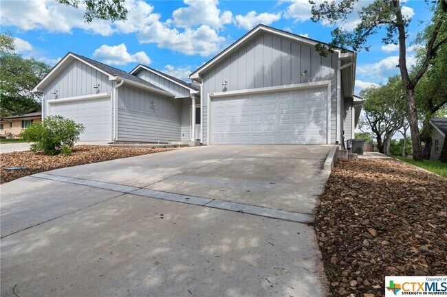 Building Photo - 274 Kerlick Ln
