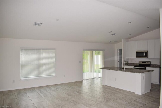 Foto del edificio - 2382 Manheim Ave