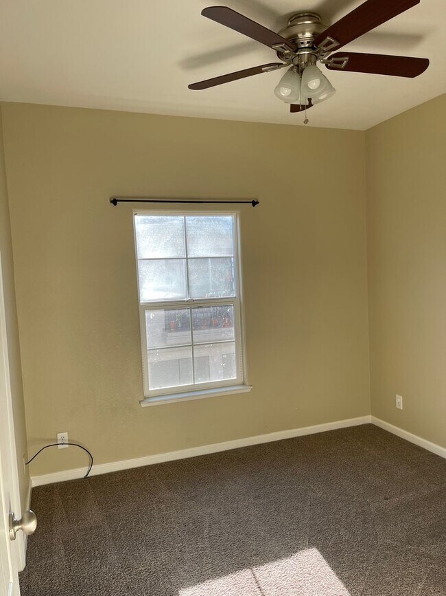 Foto del edificio - Luxury Natomas Condo