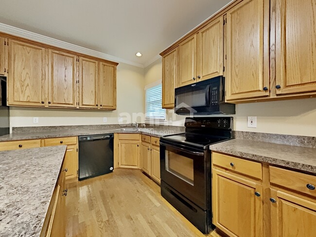 Building Photo - 6261 Sharpsburg Ct NW