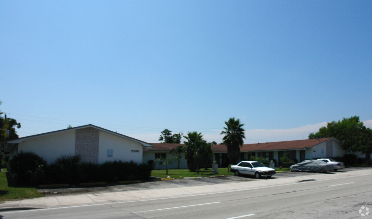 Building Photo - 7330-7400 Pembroke Rd