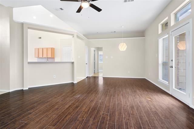 Foto del edificio - 237 Willow Creek Dr