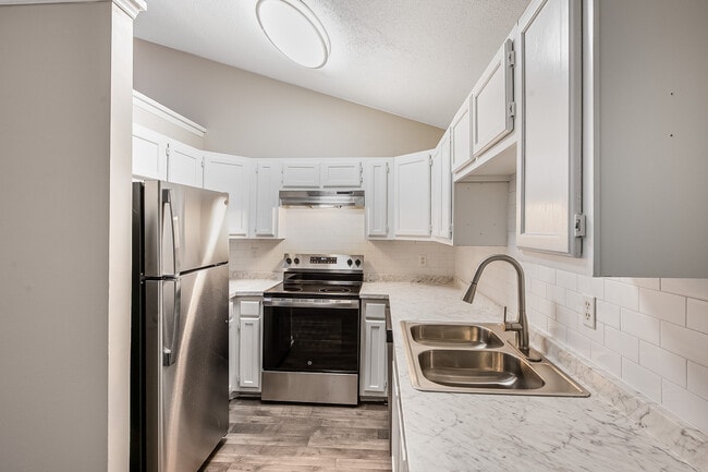 Building Photo - Jamestown Manor Apartments