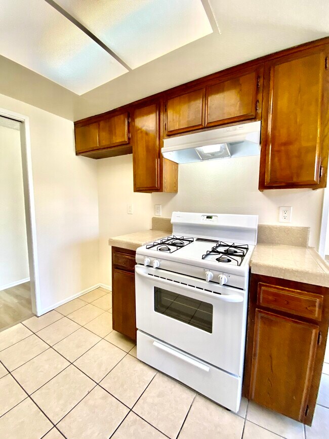 Foto del edificio - 590 W 24th St