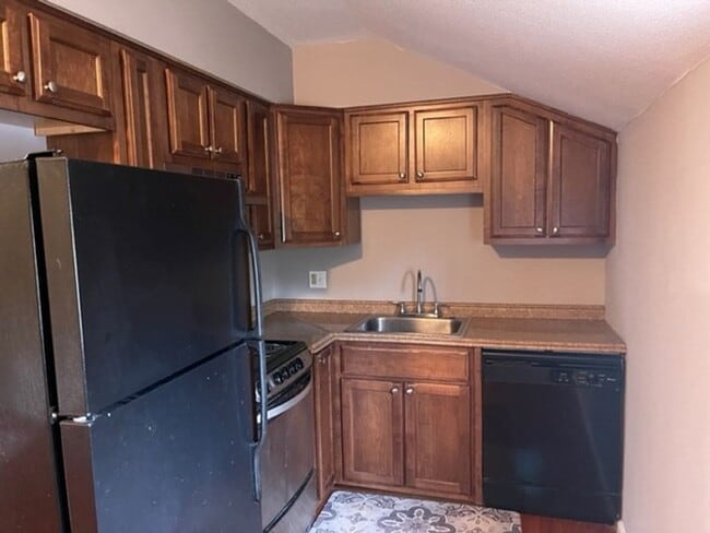Interior Photo - 808 N Lincoln Ave