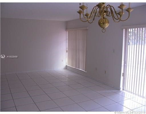 Building Photo - 9199 Fontainebleau Blvd