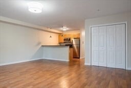 Building Photo - 35 Chelsea St