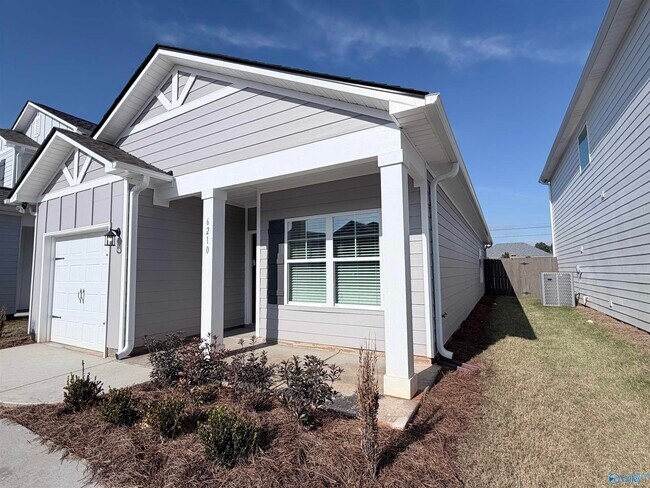 Foto del edificio - 6210 Taramore Ln NW