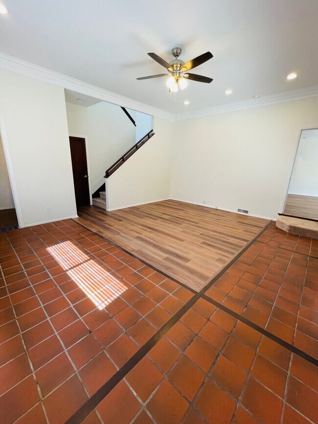 Foto del edificio - Lomita - Traditional Style - 4 bd / 2 ba H...