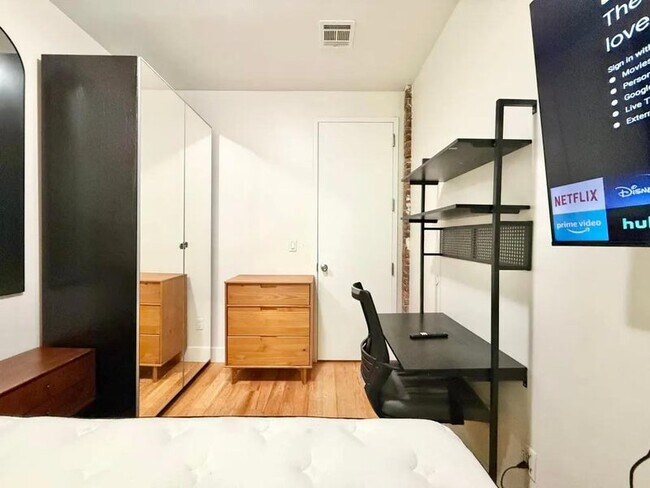 Foto del edificio - Nice room in a good neighborhood