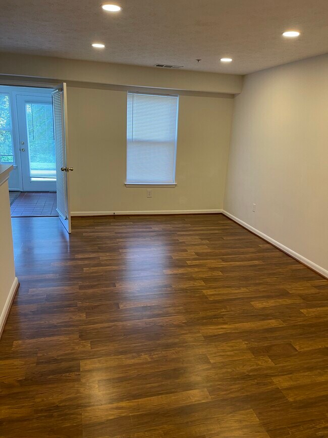 Building Photo - 1801 Snow Meadow Ln