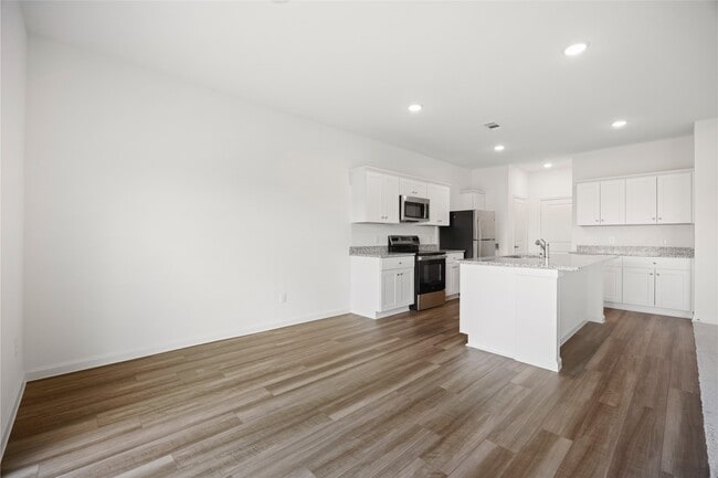 Building Photo - 8203 Vacek Xing Wy