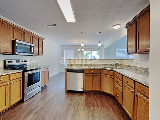 Foto del edificio - 15518 Farmland Ct