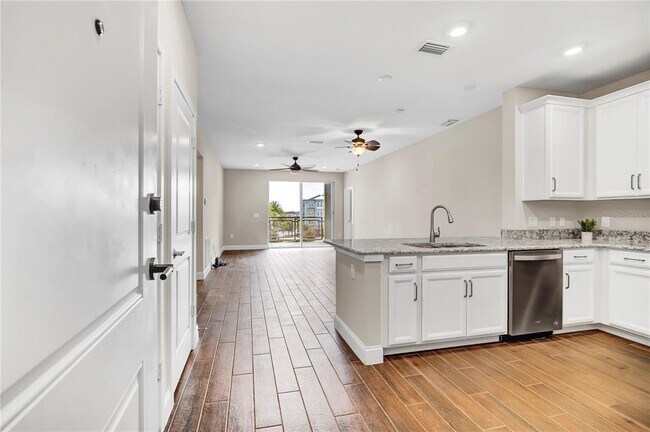 Foto del edificio - 7517 Laureate Blvd