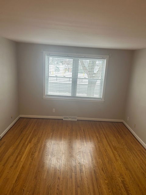 living area front window - 455-495 Wehrle Dr