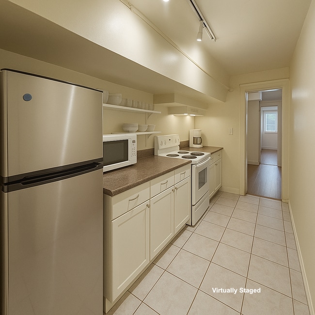 Building Photo - 959 Main St E