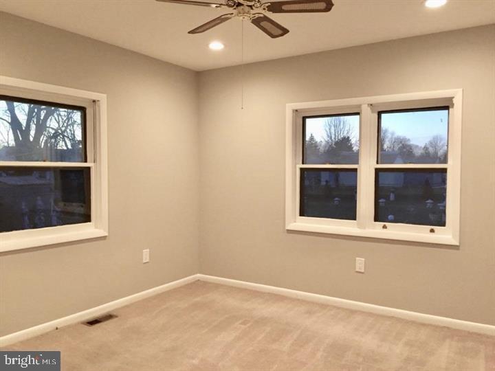 Foto principal - 320 Hillcrest Ave