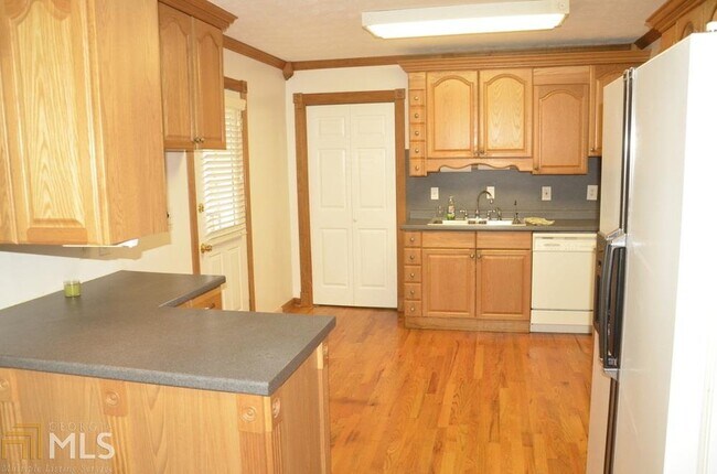 Building Photo - 6307 Wellington Way