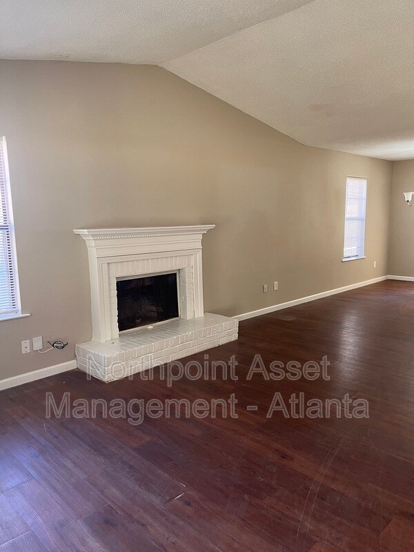 2135 Valley Oaks Dr SE, Smyrna, GA 30080 Condo for Rent in Smyrna, GA