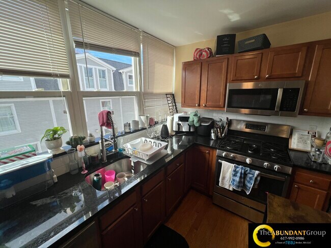 Foto del edificio - 332 Beacon St