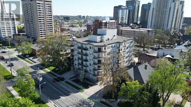 Building Photo - 435-435 Colborne St