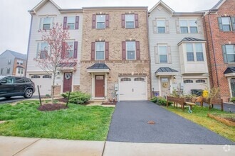Building Photo - 7809 N Seneca Ridge Ln