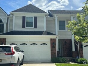 Building Photo - 41827 Yeats Dr
