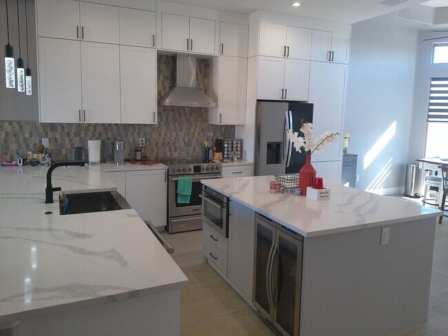 Foto del edificio - Beautiful Brand-New Home for Rent in Viewpoint Estates Winter Rental