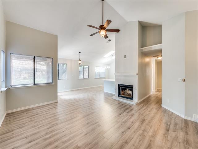 Building Photo - 3220 Cliffview Dr