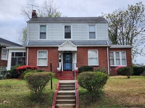 Building Photo - 2602 Hawthorne Ave