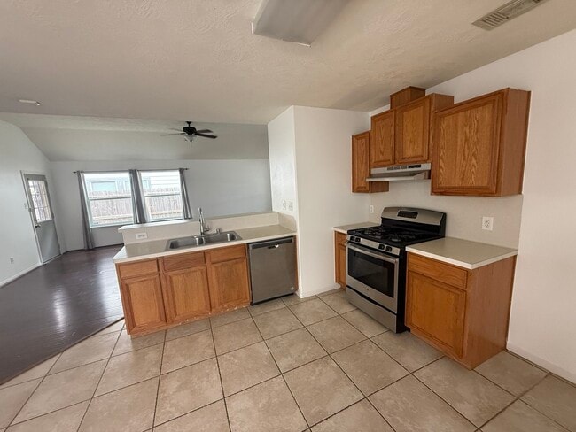 Kitchen - 11806 Sardis Lake Dr