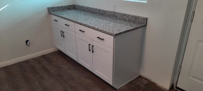 Foto del edificio - 480 E 4200 S