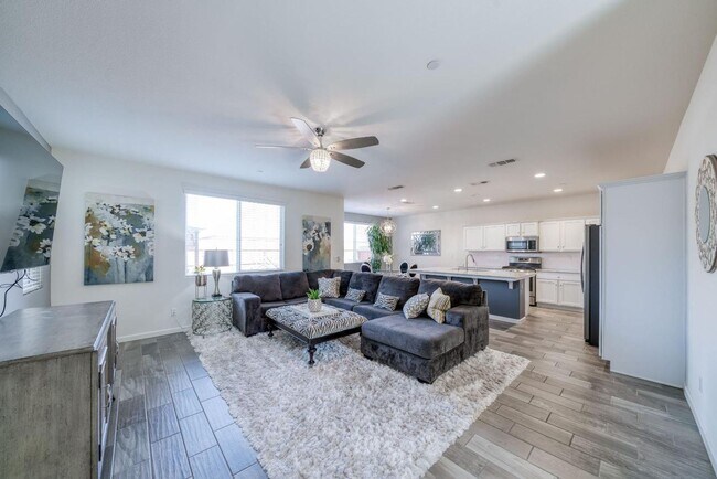 Foto del edificio - 3 br, 2.5 bath House - 3931 Griffith Ave