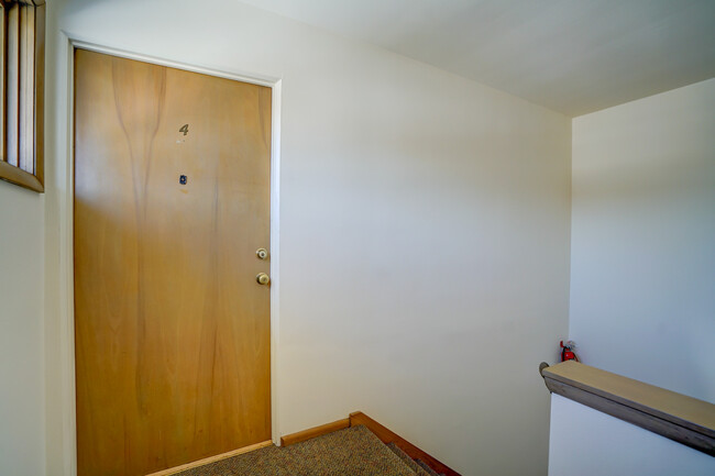 Building Photo - 418 Berwyn Dr