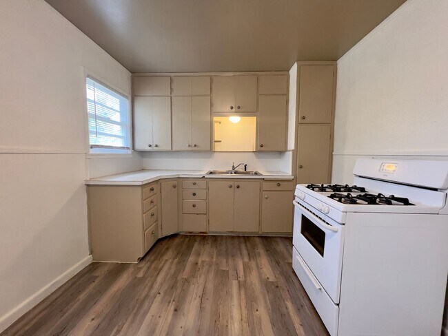 Foto del edificio - MOVE-IN SPECIAL: Cozy 2-Bedroom Home Near Texas Tech & the Medical District