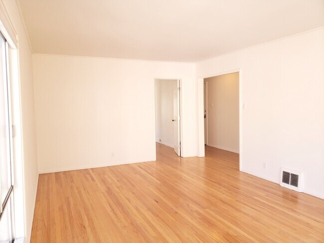 Foto del edificio - 1021 Clay St
