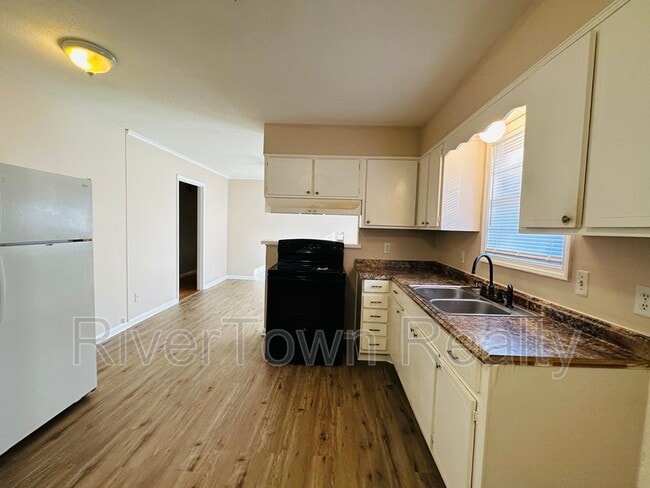 Foto del edificio - 8386 Booneville Dr