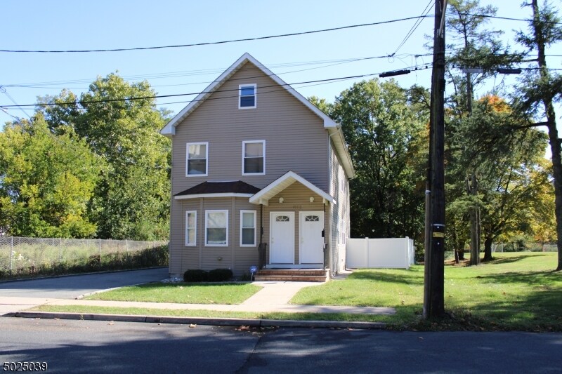 1592 Union Ave Unit 2, Union, NJ 07083 Room for Rent in Union, NJ