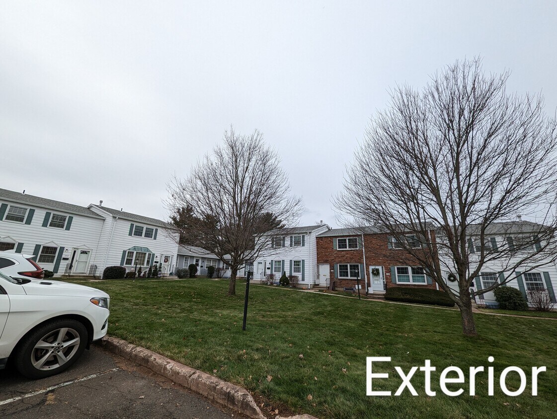 Exterior - 10 Ambassador Dr