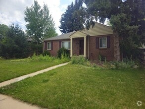 Building Photo - 3011 Dexter St