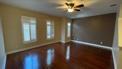 Building Photo - 1718 Elgin St