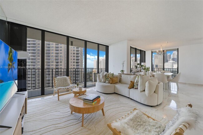 Foto del edificio - 520 Brickell Key Dr