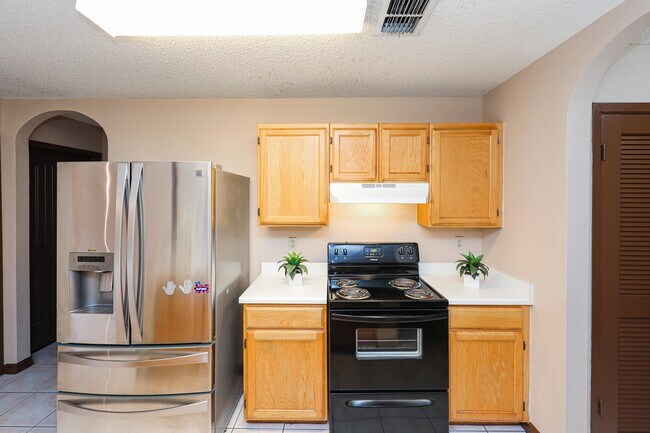 Building Photo - 6101 Ruger Dr